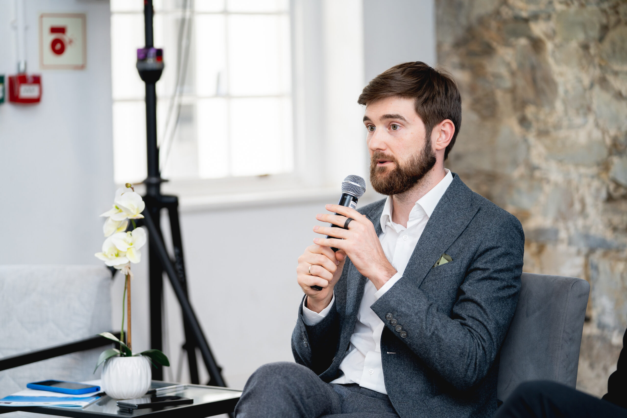 While conducting the advocacy campaign in South Africa in March, 2025, TH, together with PEJ, presented this study on the destruction of the Kakhovka Dam to local communities.