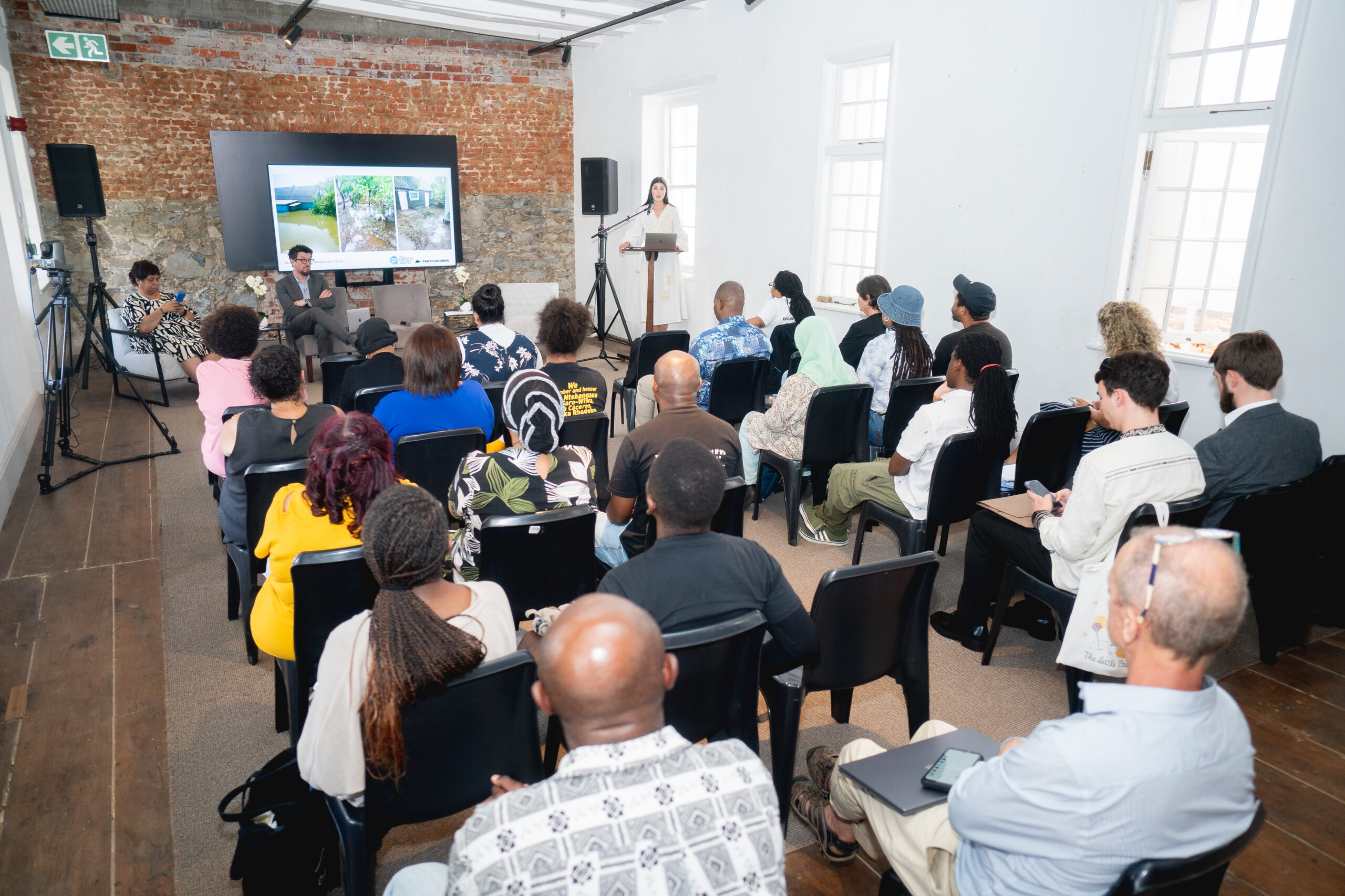 While conducting the advocacy campaign in South Africa in March, 2025, TH, together with PEJ, presented this study on the destruction of the Kakhovka Dam to local communities.